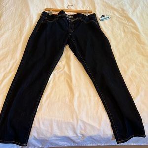 NWT OLD NAVY ROCKSTAR SKINNIES